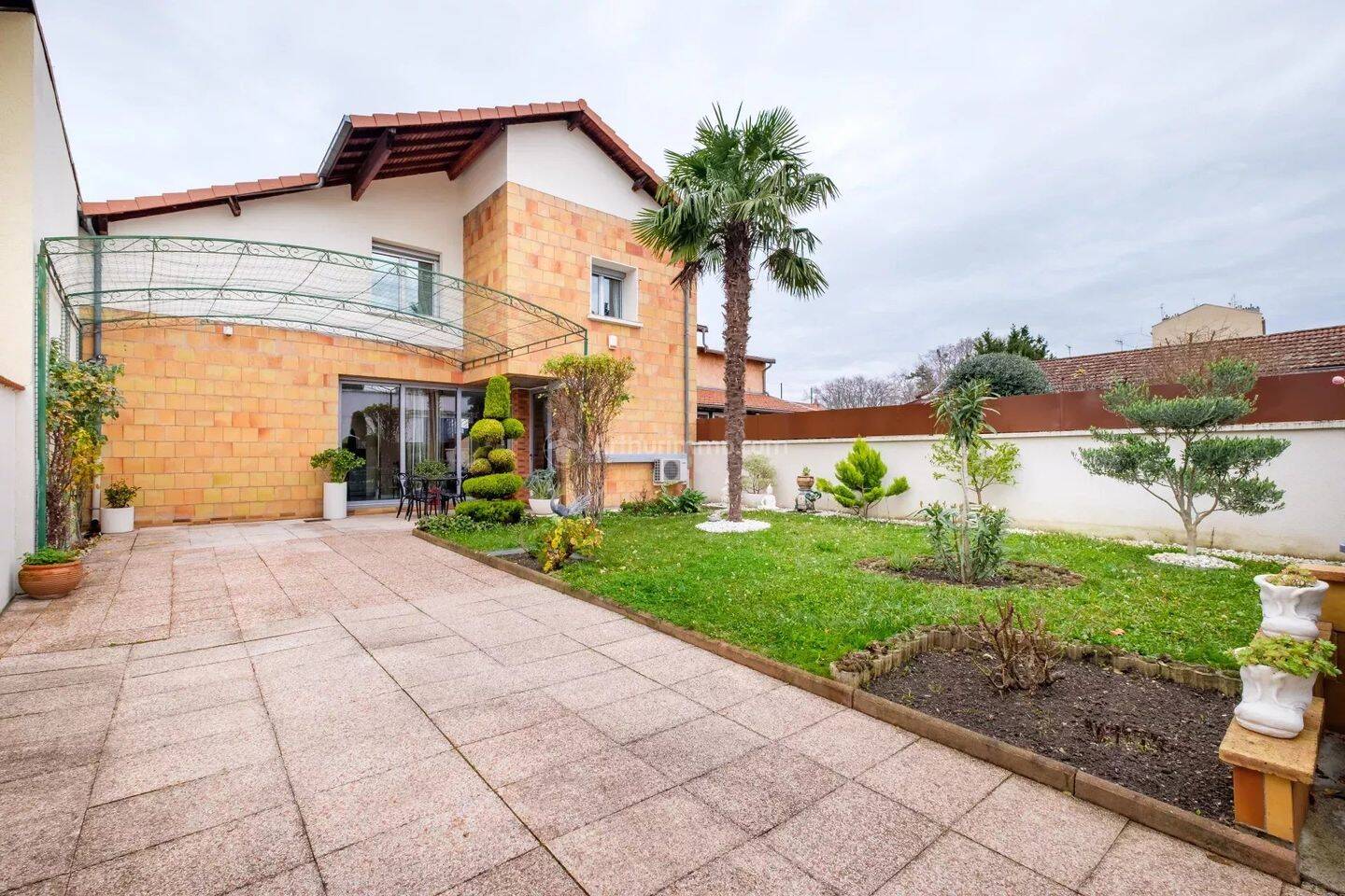 Maison 6 pièces 147 m² · à Villeurbanne · 147 m² · 529 000 €