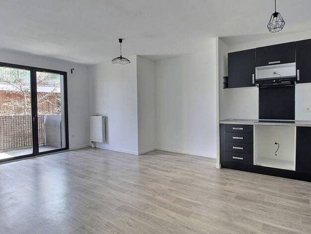 Appartement à vendre 249 900 € 3 pièces 2 chambres 59 m² Étage 1/5 Plateau-Grèves-Europe-Gare du Stade-Fossés Jean Colombes 92700