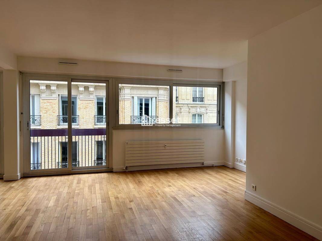 Appartement 4 pièces 85 m² · à Paris 16ème Arrondissement · 84,6 m² · 2 383 €/mois