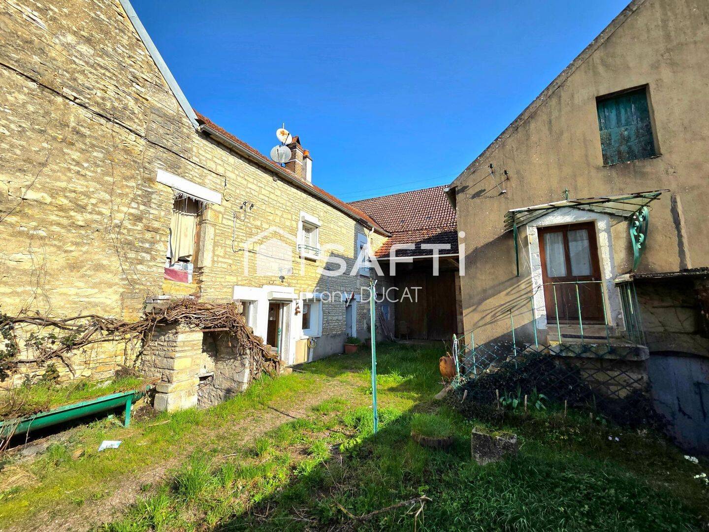 Maison 4 pièces 90 m² · à Tanlay · 90 m² · 40 000 €