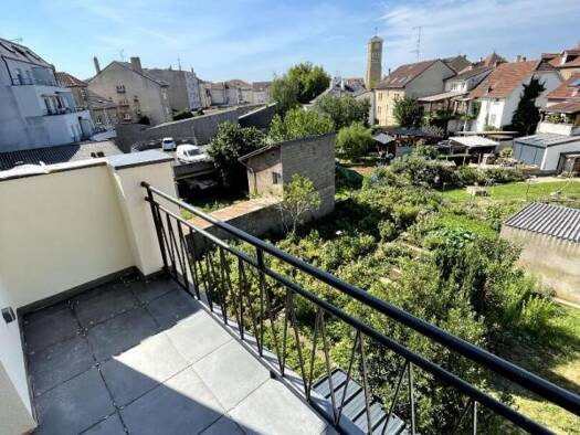 Appartement à louer 850 € 2 pièces 2 chambres 59,7 m² Étage 2/1 Sud Est Hagondange 57300