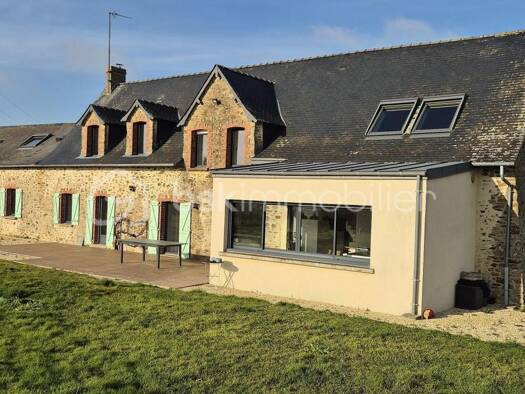 Maison à vendre 426 500 € 8 pièces 6 chambres 275 m² 10 697 m² de terrain Nuillé-sur-Vicoin 53970