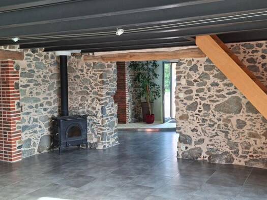 Maison à louer 1 260 € 5 pièces 4 chambres 145,9 m² Le Pallet 44330