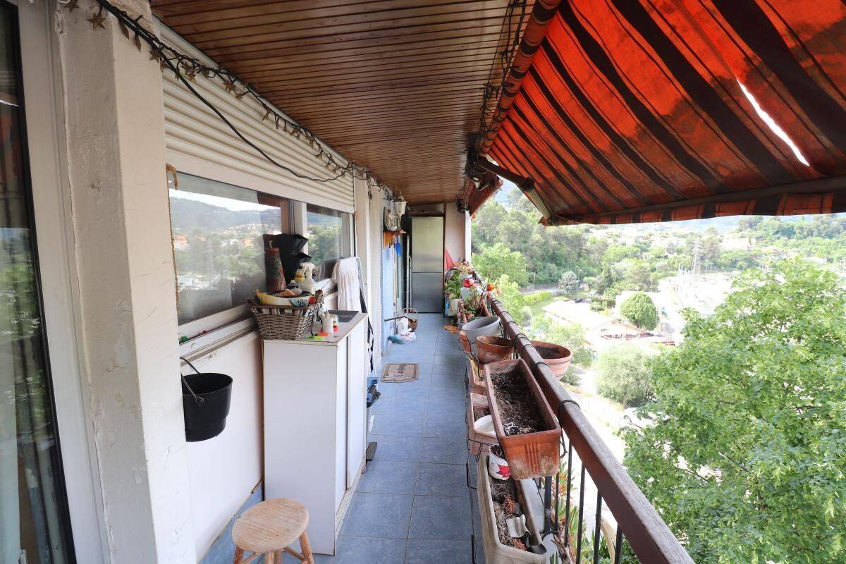 Appartement 4 pièces 84 m² · à La Trinité · 84 m² · 220 000 €