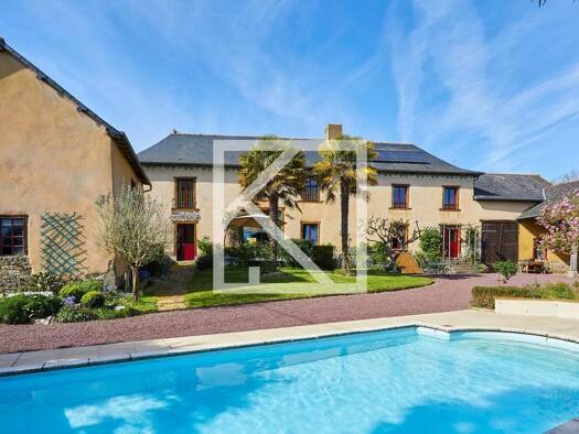 Maison à vendre 625 000 € 8 pièces 6 chambres 260 m² 3 800 m² de terrain Melesse 35520