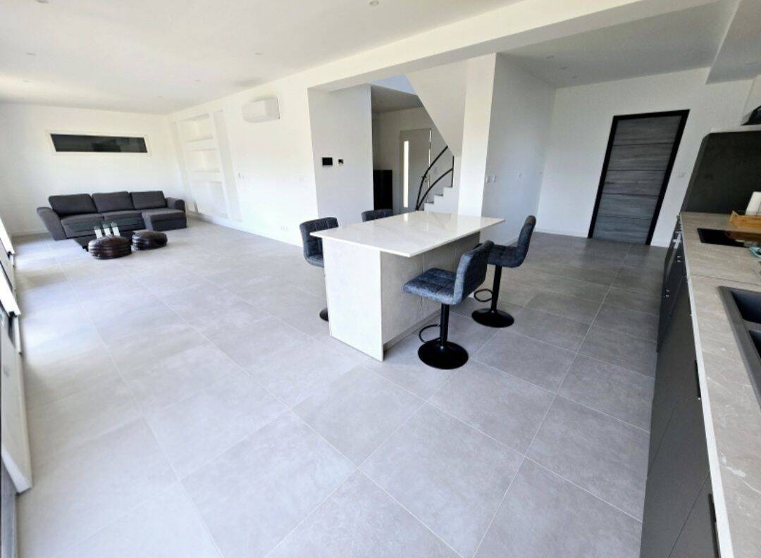 Maison 6 pièces 127 m² · à Genlis · 127 m² · 320 000 €