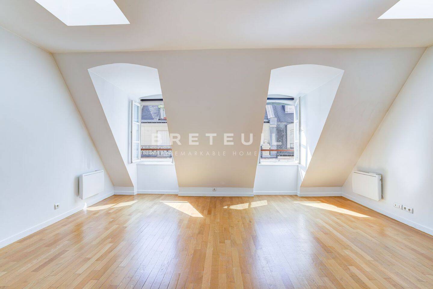 Appartement 3 pièces 74 m² · à Paris 16ème Arrondissement · 73,7 m² · 2 543 €/mois