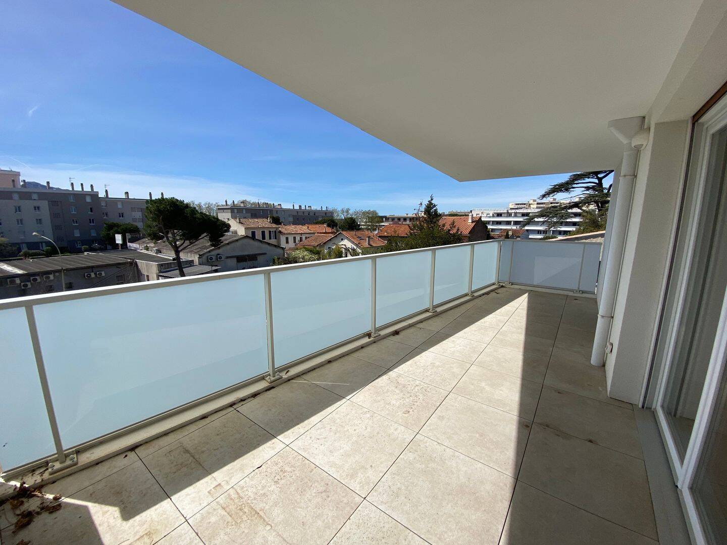 Appartement 3 pièces 65 m² · à Marseille 9ème Arrondissement · 64,7 m² · 1 286 €/mois