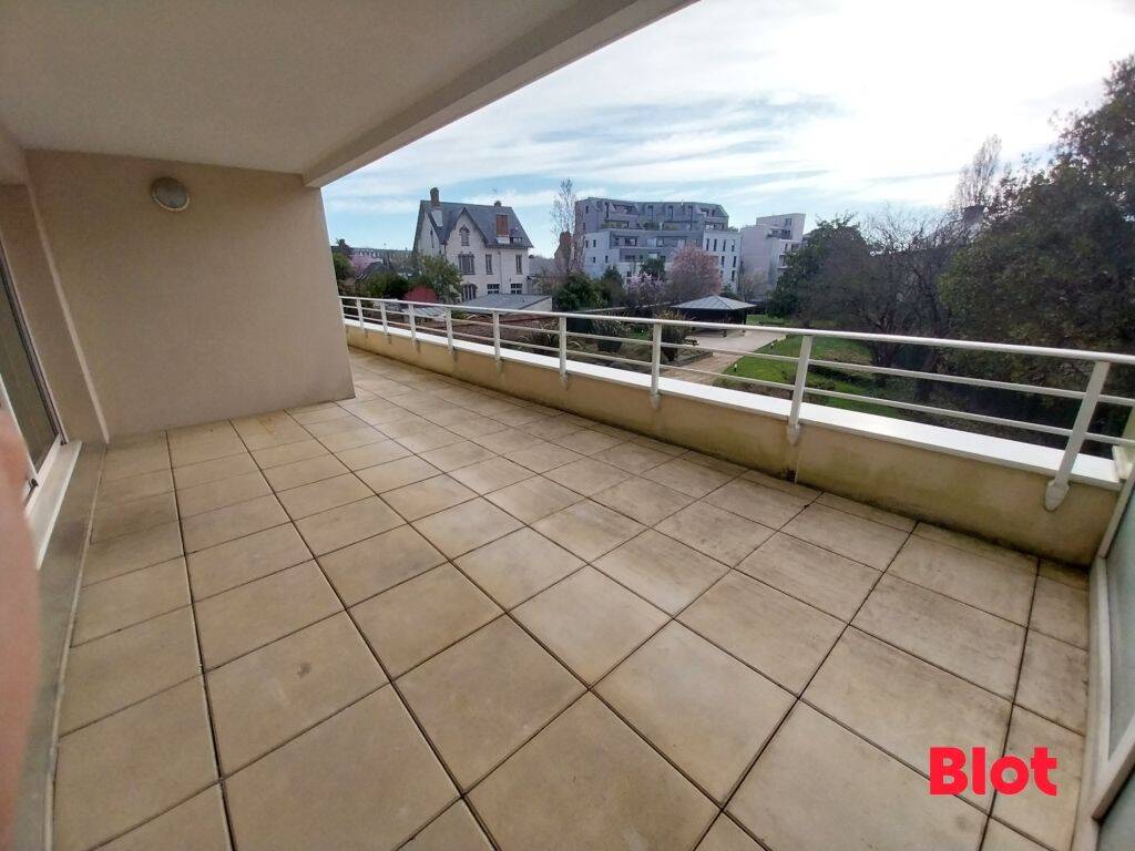 A LOUER - RENNES FOUGERES - Appartement 3 pièce(s) - 83 m2 - Bal — 11