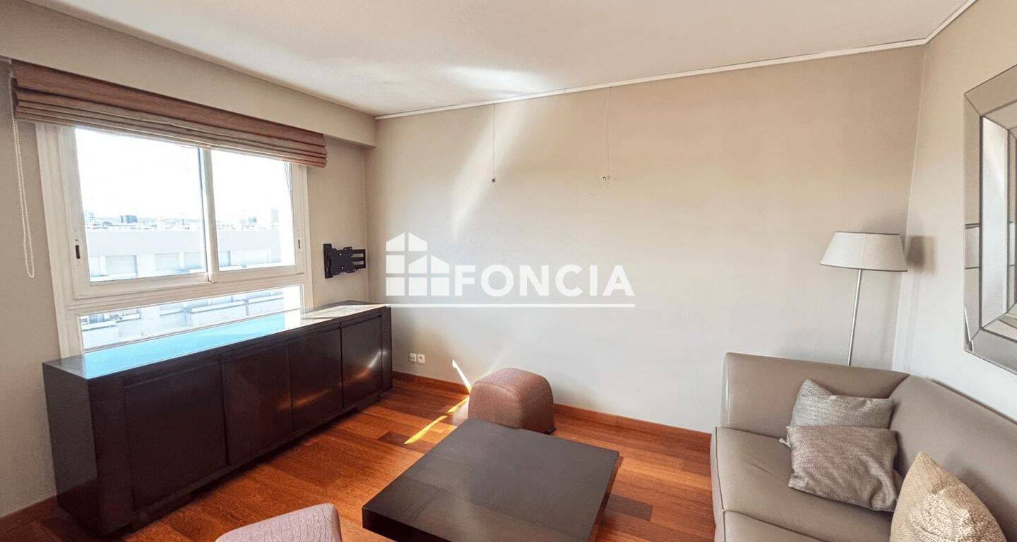 Appartement 2 pièces 53 m² · à Paris 14ème Arrondissement · 52,7 m² · 1 690 €/mois