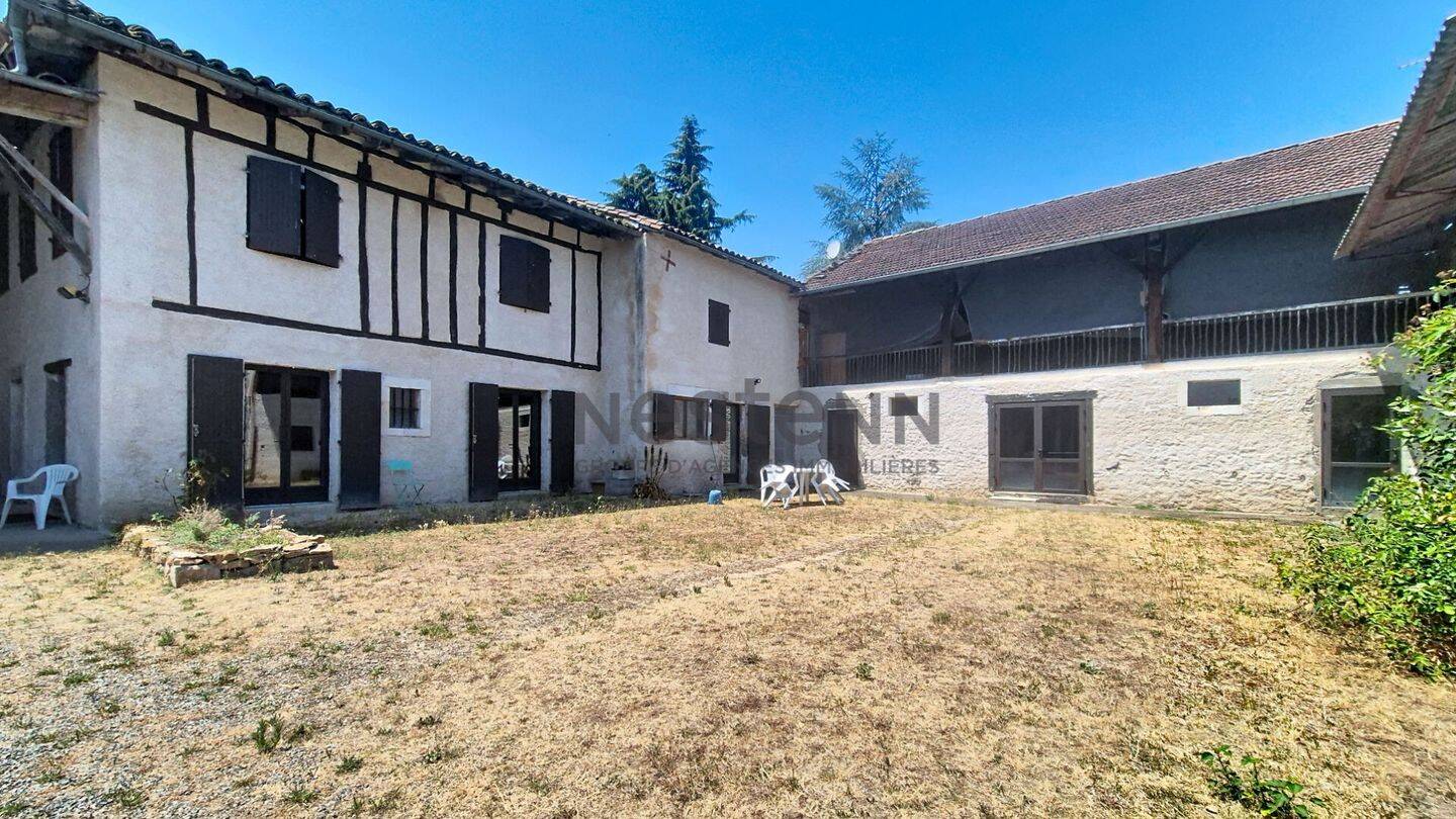 Maison 10 pièces 440 m² · à Saint-Martory · 440 m² · 299 000 €