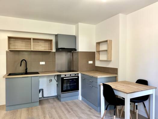 Appartement à louer - logement étudiant 450 € 2 pièces 1 chambre 23,9 m² Étage -1/4 Rural Ouest Tulle 19000