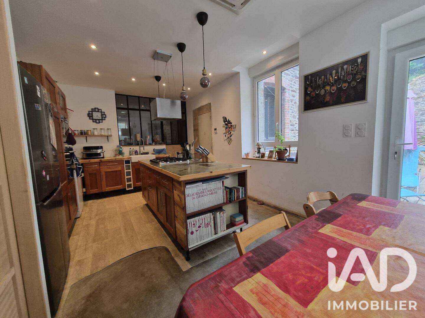 Maison 6 pièces 190 m² · à Fougères · 190 m² · 334 000 €