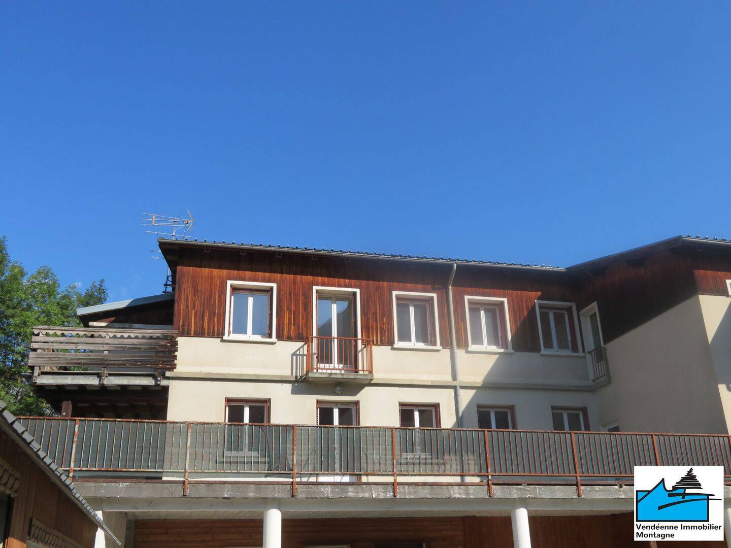 Appartement 6 pièces 112 m² · à Le Bourg-d'Oisans · 112 m² · 312 000 €