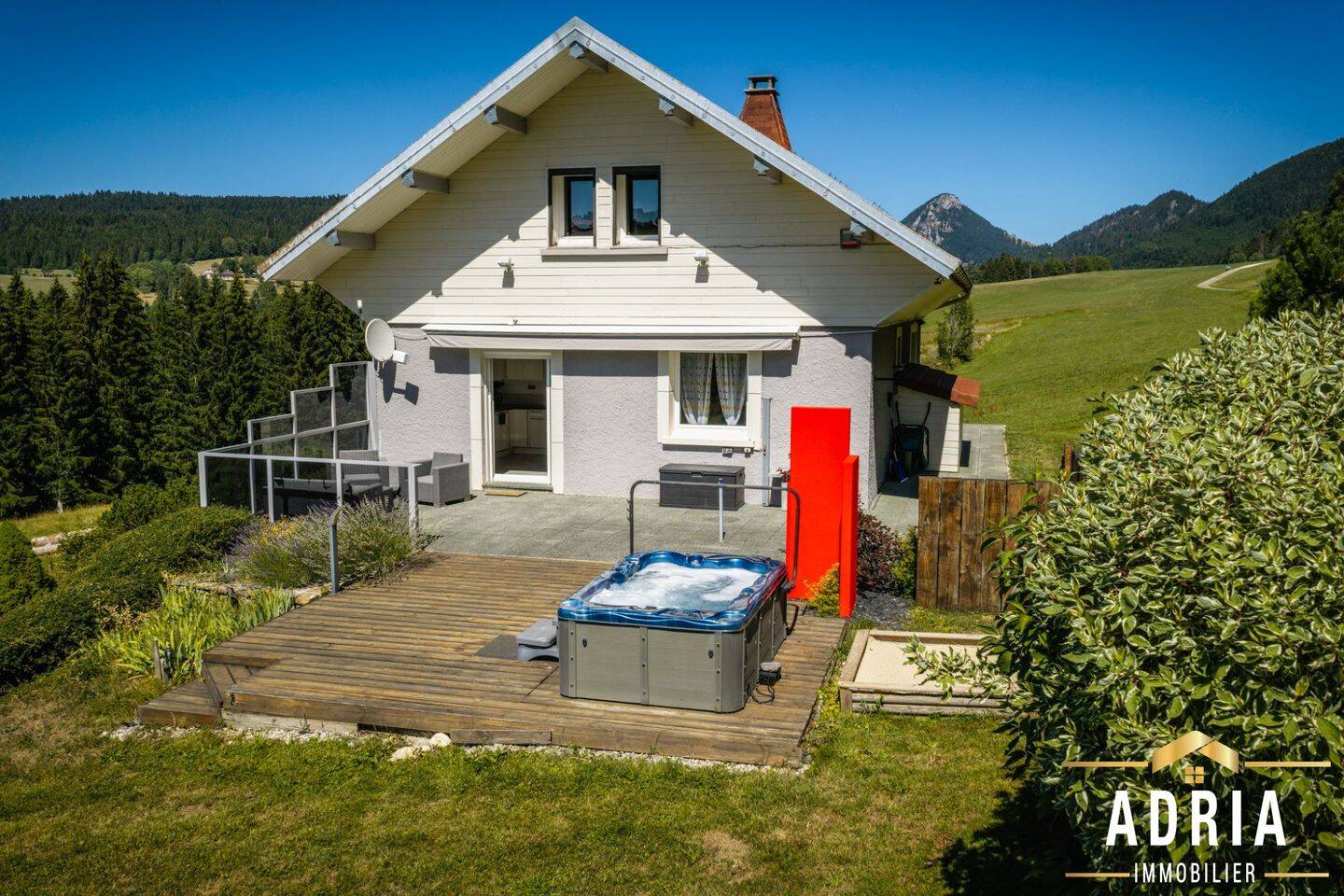 Maison 5 pièces 147 m² · à Jougne · 147 m² · 564 000 €