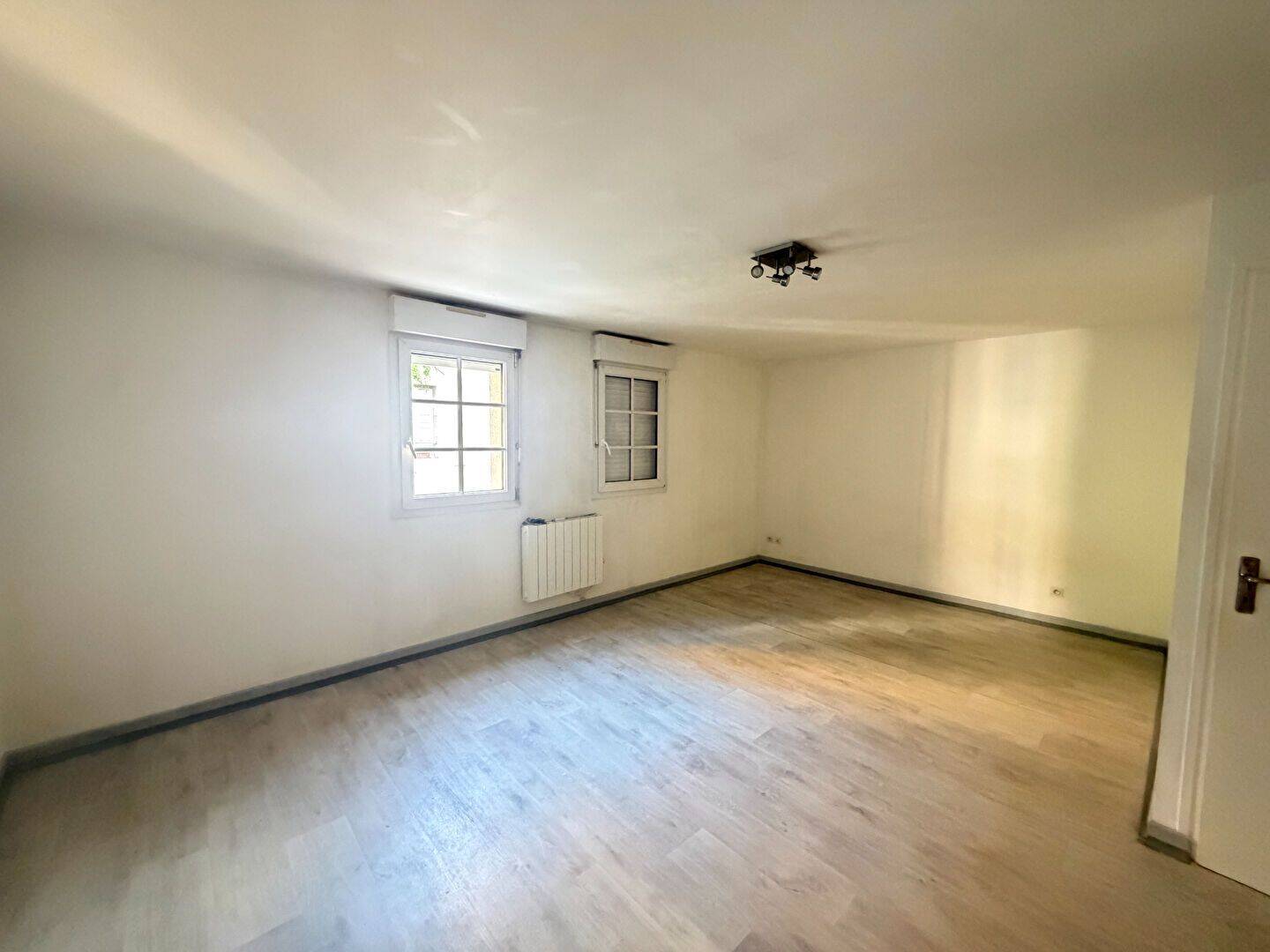 Appartement 1 pièce 27 m² · à Dijon · 27,3 m² · 470 €