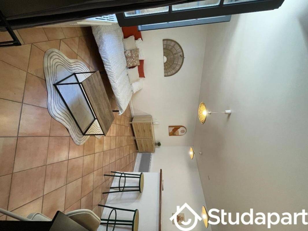 Appartement 1 pièce 27 m² · à Nîmes · 27 m² · 550 €