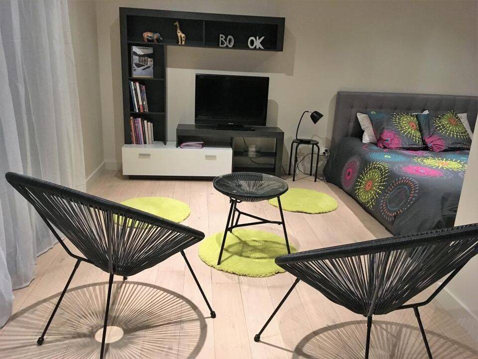 Appartement 1 pièce 25 m² · à Charbonnières-les-Bains · 25 m² · 700 €