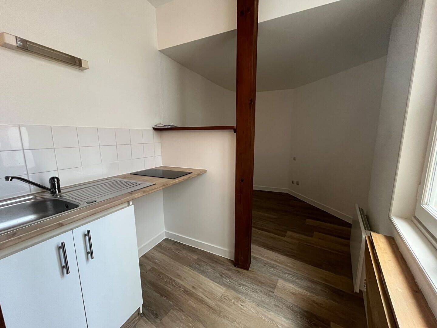 Appartement 1 pièce 14 m² · à Poitiers · 14,2 m² · 350 €/mois