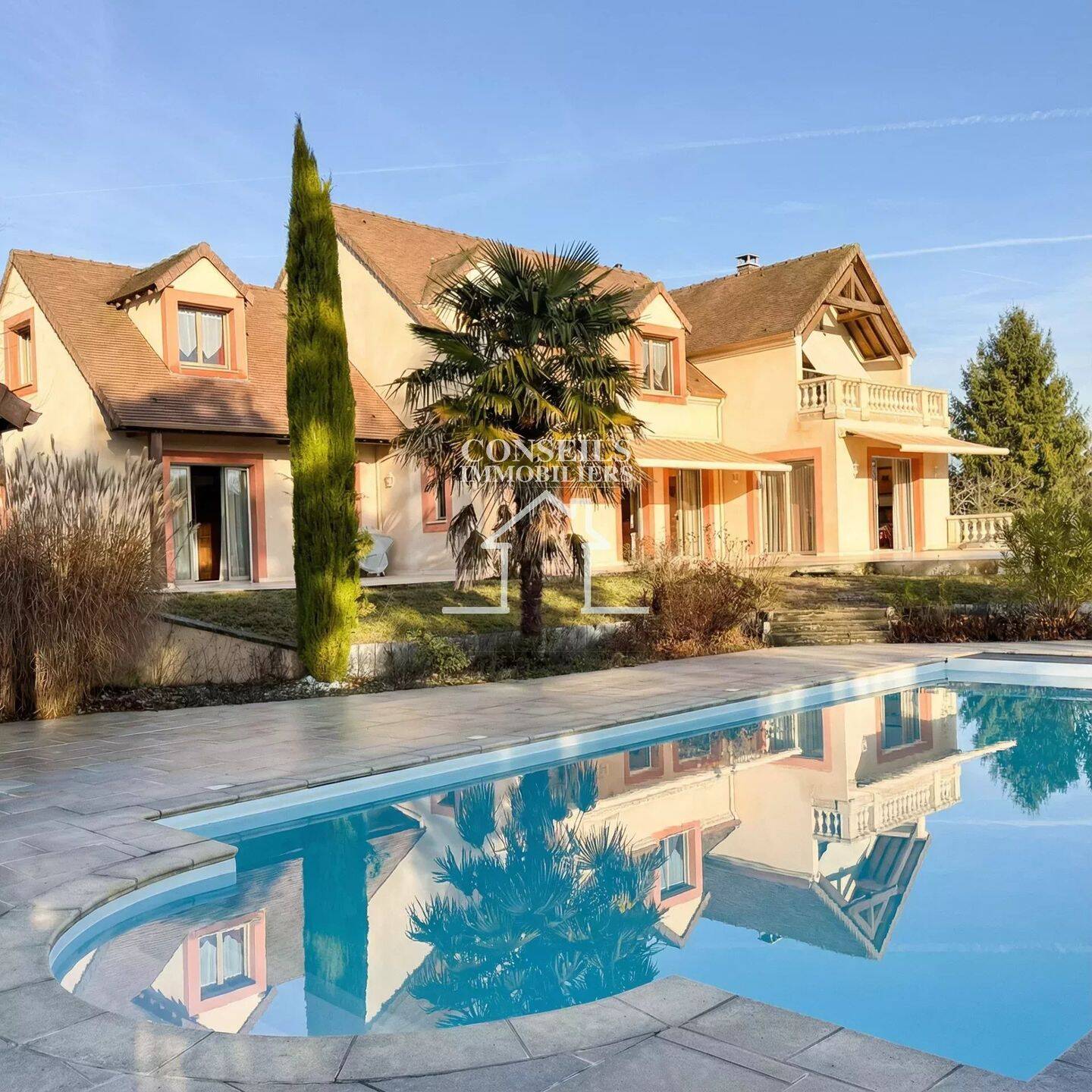 Maison 8 pièces 237 m² · à Saint-Julien-du-Sault · 237 m² · 595 000 €