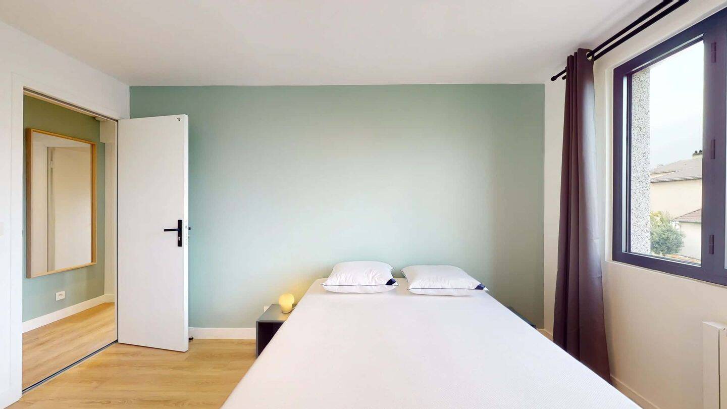 1 pièce 15 m² · à Ivry-sur-Seine · 15 m² · 948 €/mois