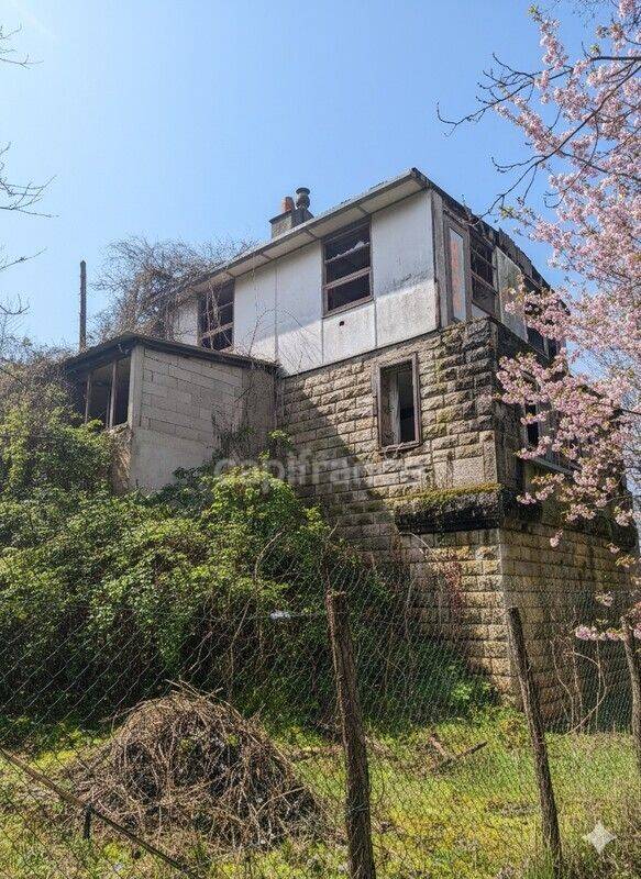 Maison 6 pièces 90 m² · à Pontigny · 90 m² · 29 000 €