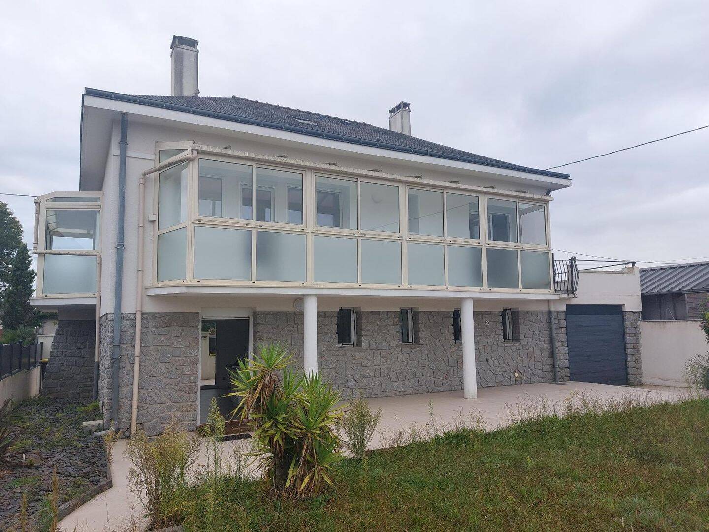 Maison 6 pièces 124 m² · à Écouflant · 123,9 m² · 1 400 €