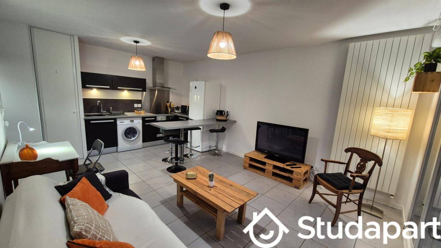 1 pièce 9 m² · à Ustaritz · 9 m² · 390 €/mois