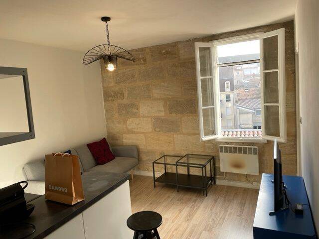 Appartement 1 pièce 27 m² · à Bordeaux · 27 m² · 782 €