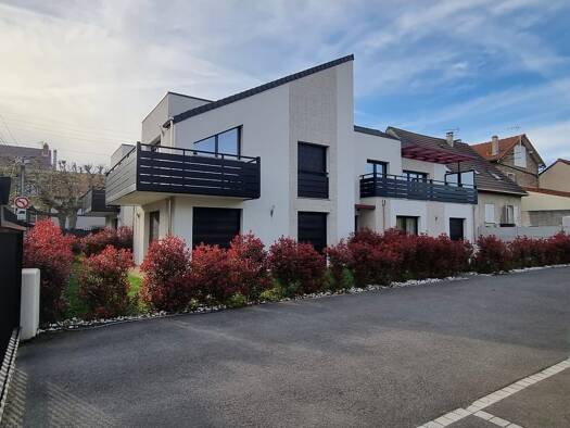 Appartement à louer 1 020 € 2 pièces 1 chambre 45 m² RDC/1 Tour Eiffel-Marie-Paul Bert Aulnay-sous-Bois 93600