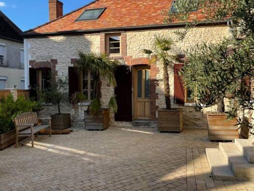 Maison à louer 1 500 € 6 pièces 5 chambres 220 m² 850 m² de terrain Esternay 51310