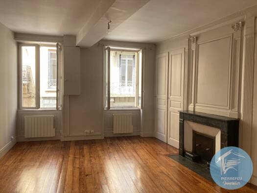 Appartement à louer 680 € 3 pièces 2 chambres 81,8 m² Étage 1/3 Centre Tarare 69170