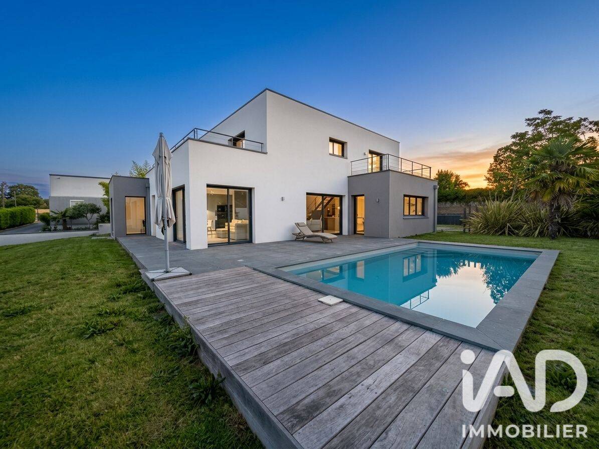 Maison 8 pièces 260 m² · à Fondettes · 260 m² · 900 000 €
