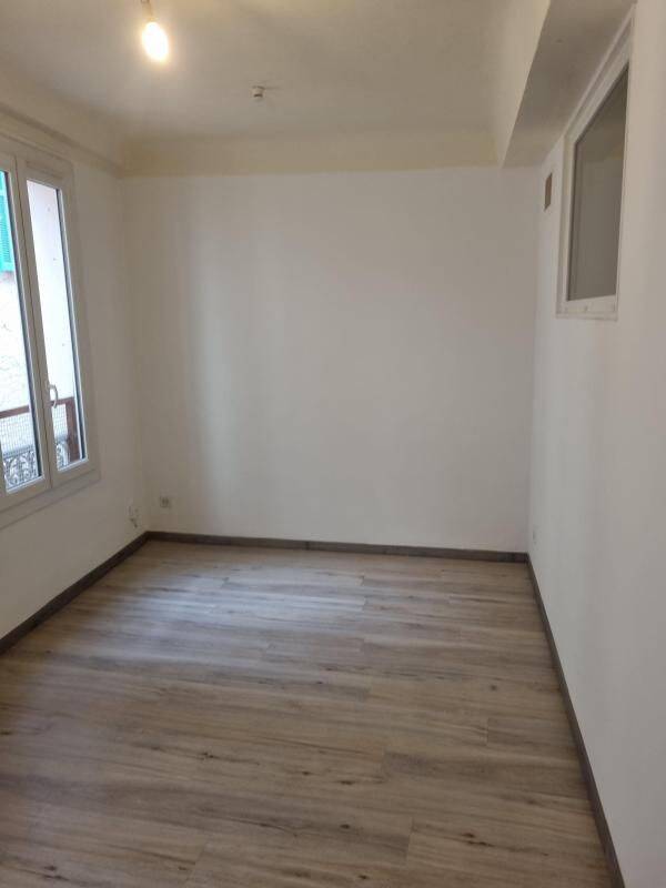 Appartement 2 pièces 30 m² · à Vence · 30,4 m² · 595 €