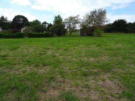 Terrain constructible viabilisé à vendre 47 900 € 2 048 m² de terrain Mugron 40250