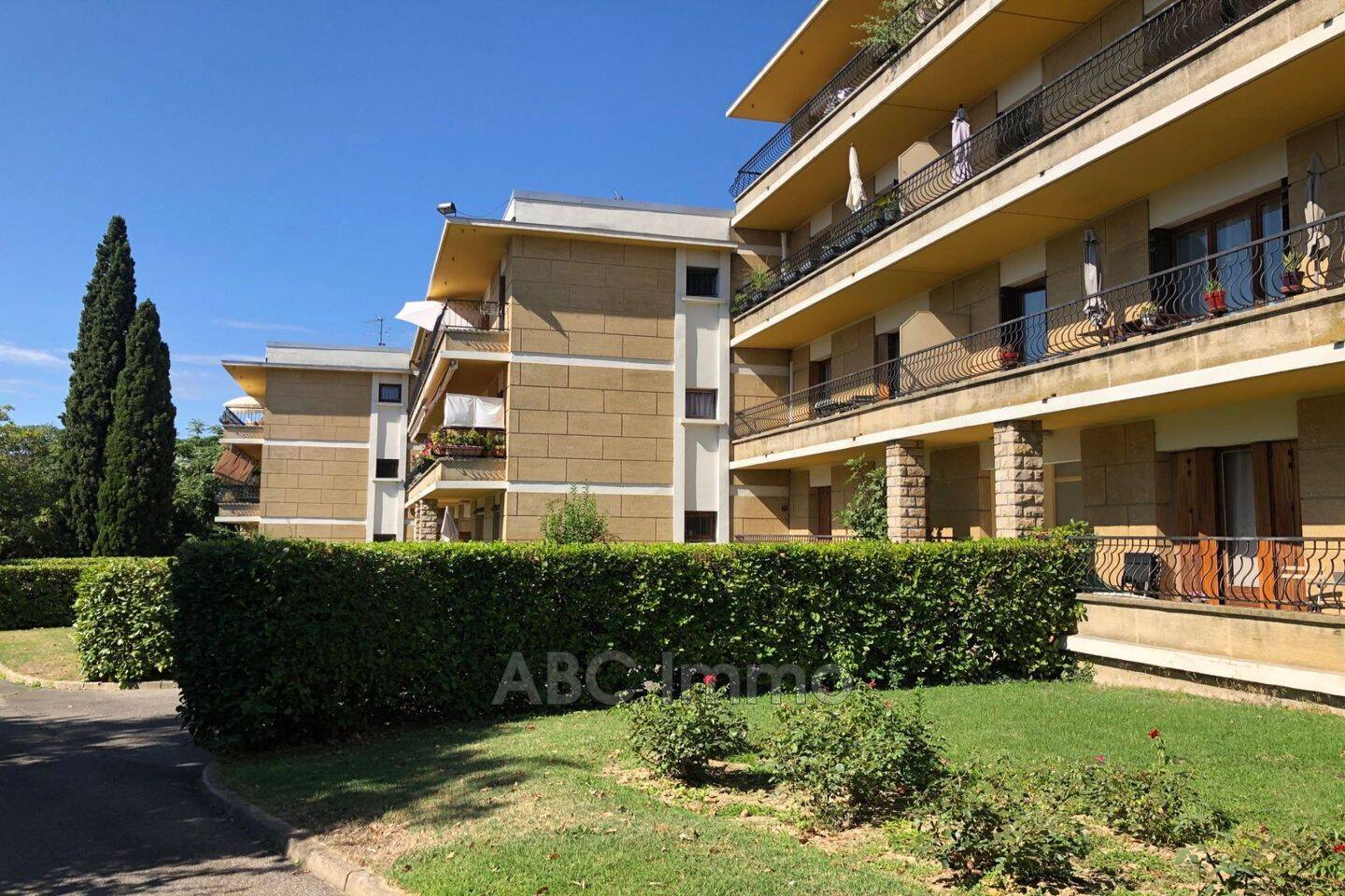 Appartement 2 pièces 40 m² · à Aix-en-Provence · 40,2 m² · 910 €
