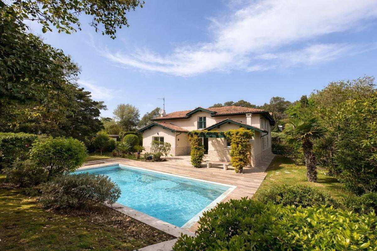 Maison 6 pièces 240 m² · à Anglet · 240 m² · 2 625 000 €