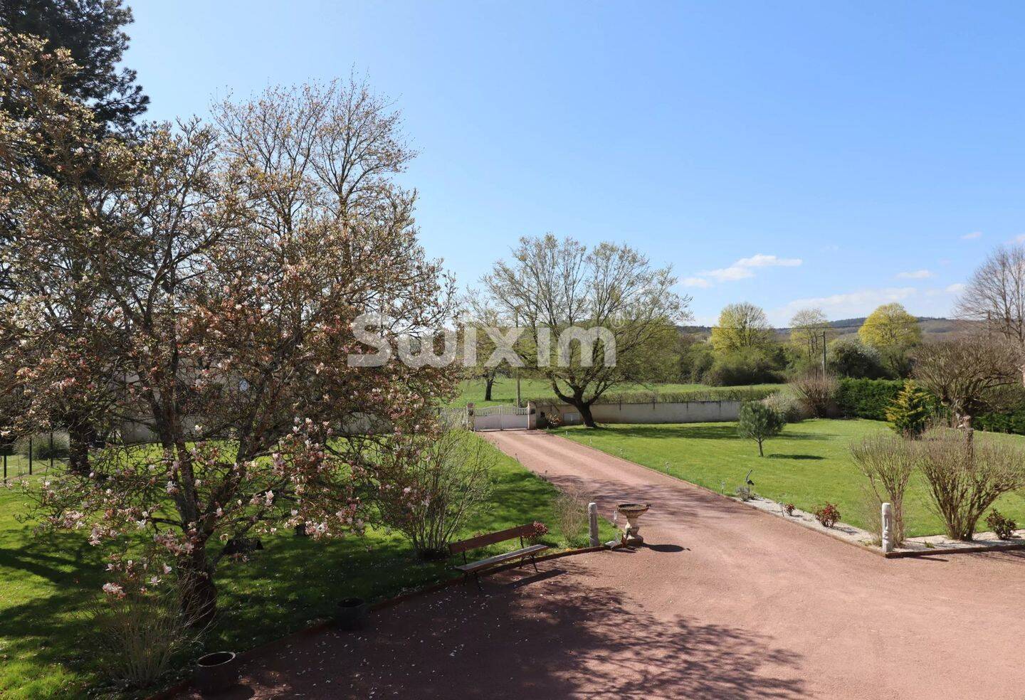 Maison 10 pièces 291 m² · à Fontaines · 291 m² · 598 000 €