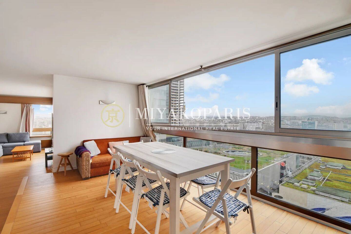 Appartement 4 pièces 95 m² · à Paris 15ème Arrondissement · 95 m² · 810 000 €