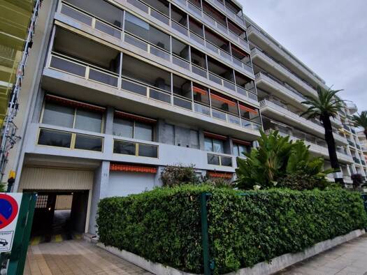 Parking à louer 175 € 10,5 m² Magnan Nice 06000