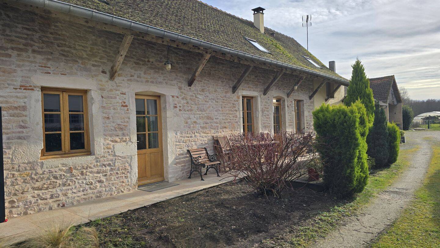 Maison 7 pièces 200 m² · à Ouroux-sur-Saône · 200 m² · 328 000 €