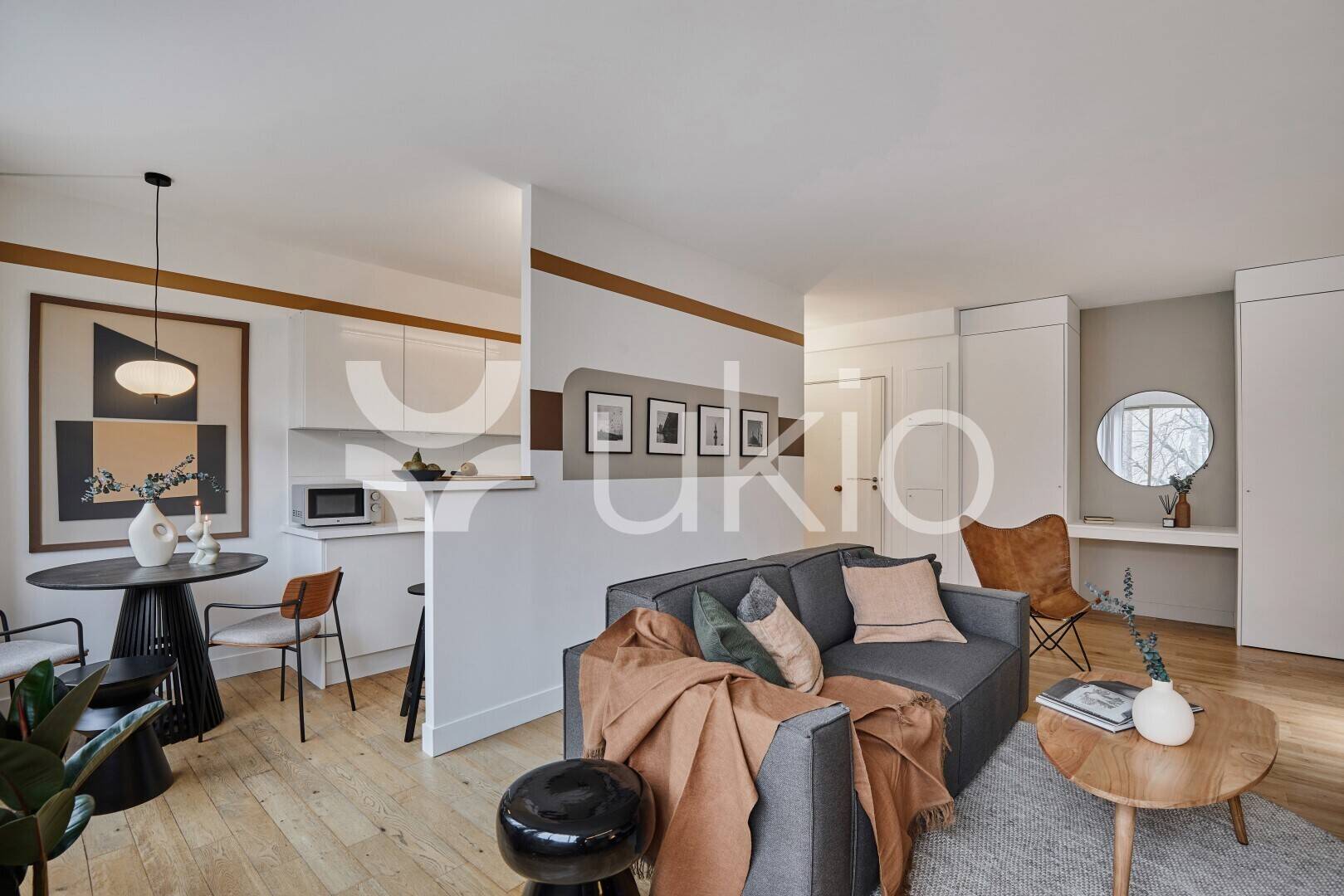 Appartement 2 pièces 57 m² · à Paris 16ème Arrondissement · 57 m² · 3 450 €