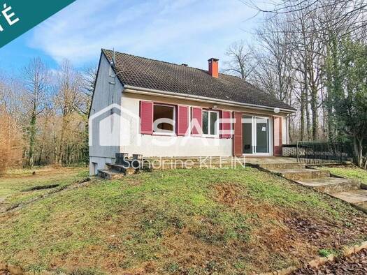 Maison de plain-pied à vendre 112 000 € 4 pièces 2 chambres 104 m² 3 081 m² de terrain Chuelles 45220