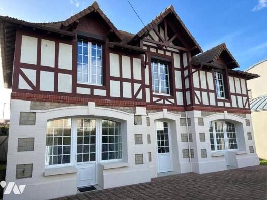 Maison à vendre 579 800 € 6 pièces 4 chambres 122 m² 399 m² de terrain Luc-sur-Mer 14530