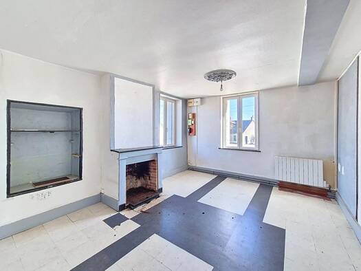 Maison à vendre 79 000 € 8 pièces 4 chambres 188 m² 1 138 m² de terrain Parassy 18220