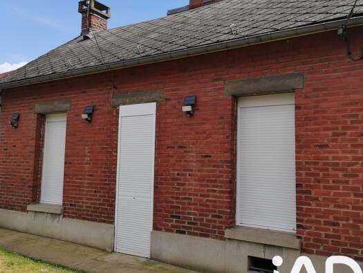 Maison de ville à vendre 95 000 € 5 pièces 2 chambres 78 m² 236 m² de terrain Montplaisir-Sous Le Bois-Douzies-Faubourg Saint Quentin Maubeuge 59600