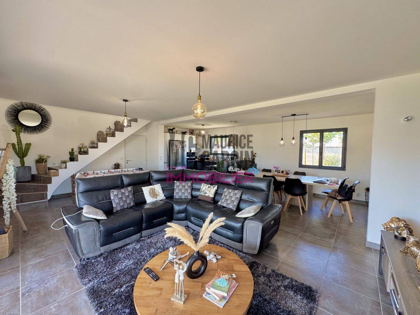 Maison 5 pièces 122 m² · à Laudun-l'Ardoise · 121,8 m² · 379 900 €