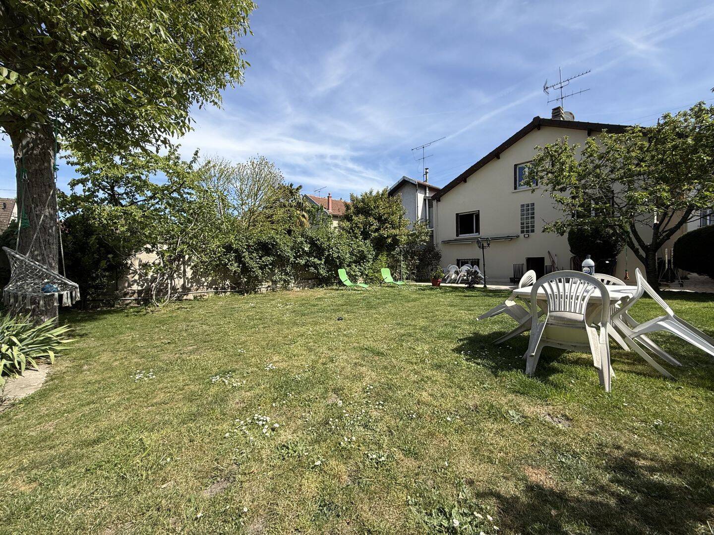 Maison 6 pièces 140 m² · à Le Blanc-Mesnil · 140 m² · 369 000 €
