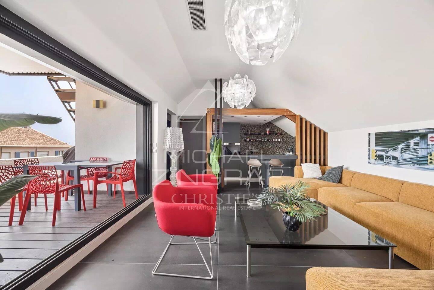 Appartement 5 pièces 206 m² · à Antibes · 206,2 m² · 1 980 000 €