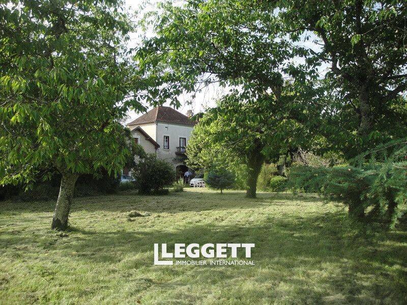 Maison 7 pièces 180 m² · à Saint-Front-de-Pradoux · 180 m² · 194 400 €